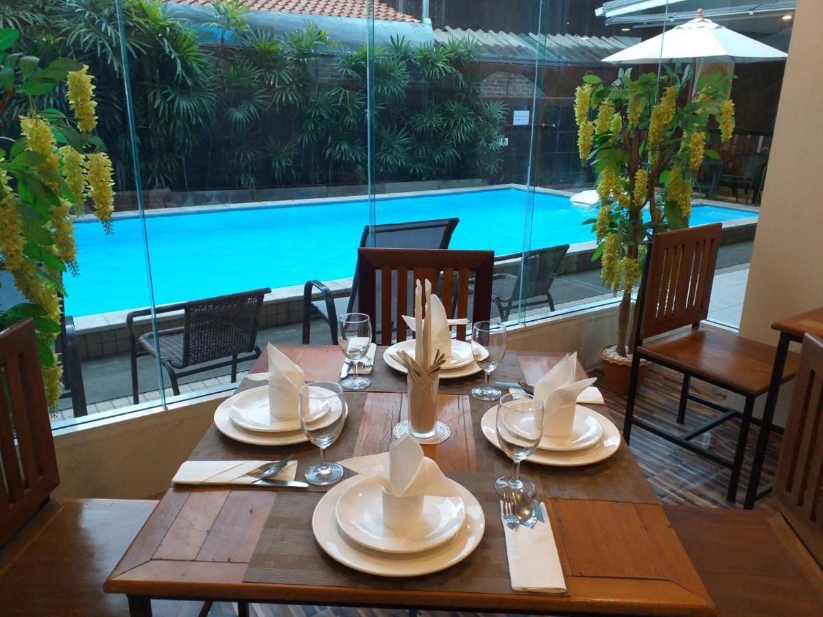 Ratana Hotel Chiang Mai Luaran gambar